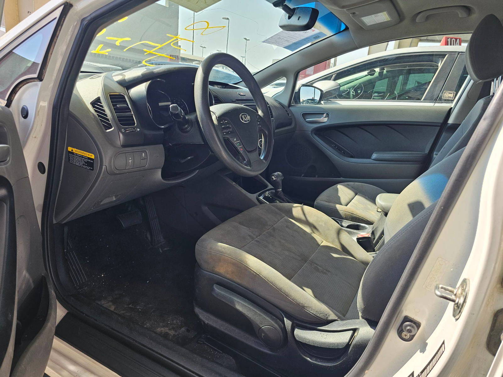 2018 KIA FORTE — 177464 Miles — Lot 5JE206382 — Souq - Marhaba Auctions Used Cars - Image 8