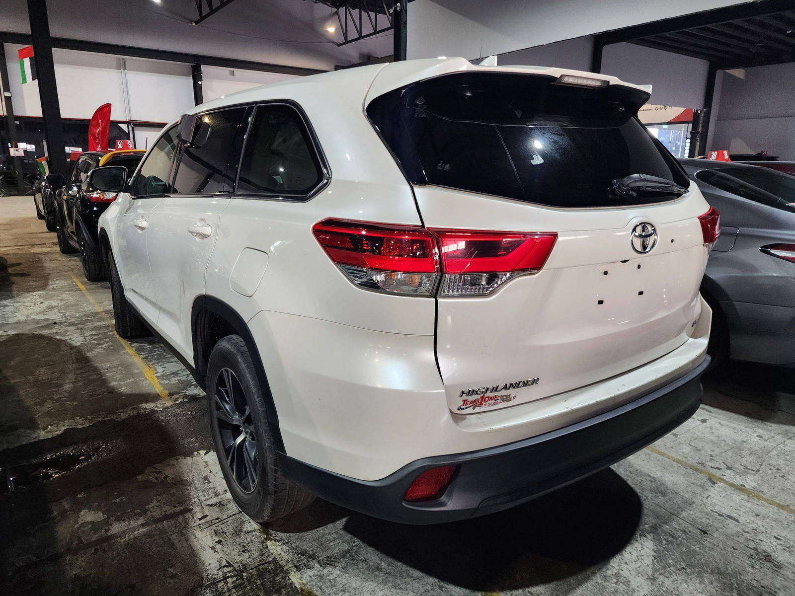 2019 TOYOTA HIGHLANDER — 196242 Miles — Lot 68734554 — Souq - Marhaba Auctions Used Cars - Image 3