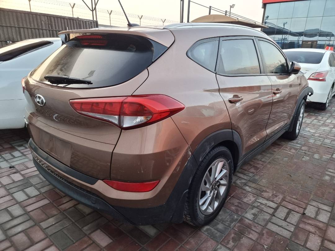 2016 HYUNDAI TUCSON — 109125 Miles — Lot 215487 — Ind. 12 - Marhaba Auctions Used Cars - Image 4