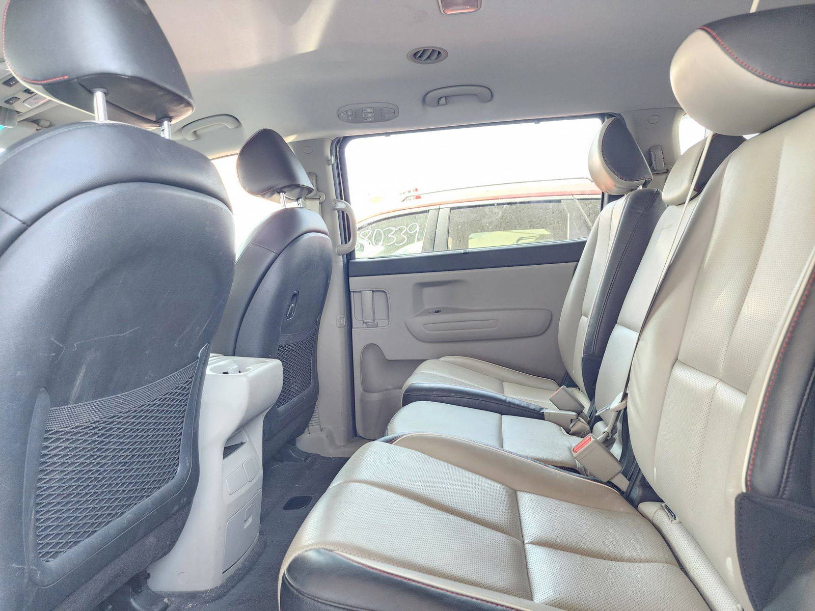 2020 KIA SEDONA — 86653 Miles — Lot 39475375 — Souq - Marhaba Auctions Used Cars - Image 6