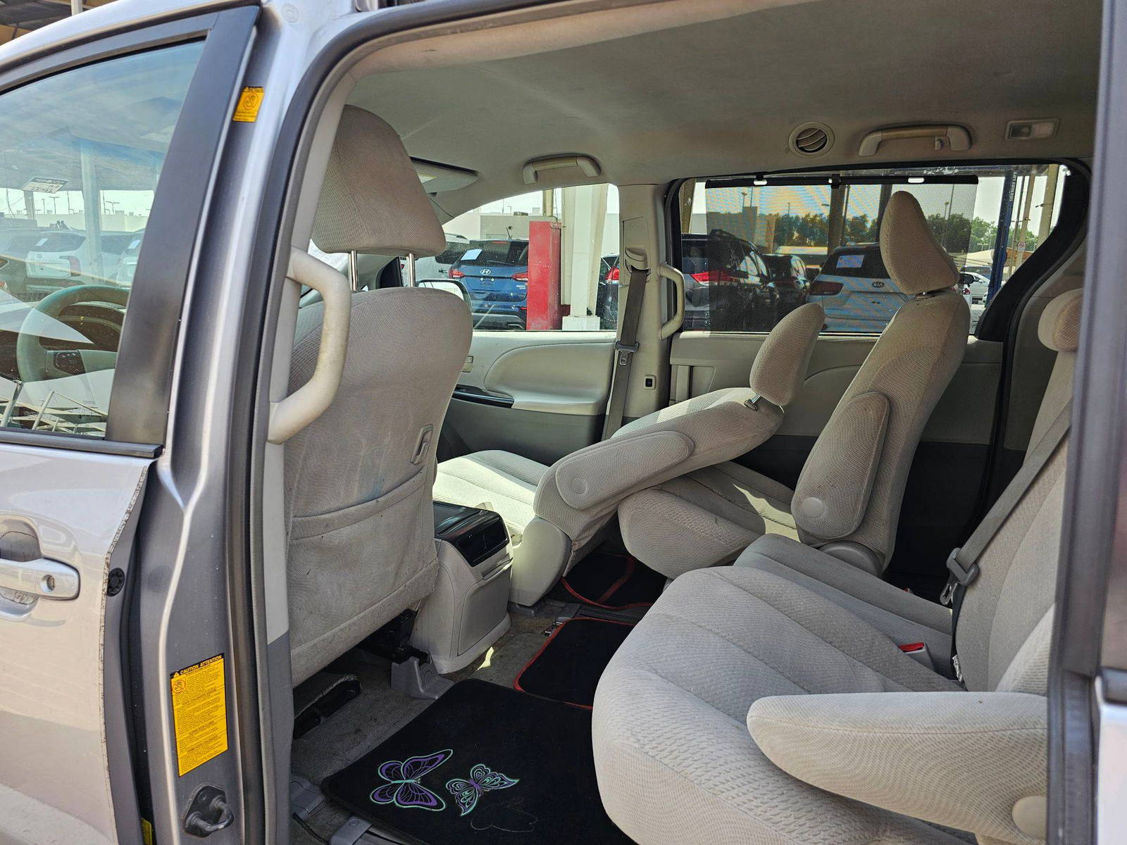 2012 TOYOTA SIENNA — 221066 Miles — Lot 3DC4CS255325 — Souq - Marhaba Auctions Used Cars - Image 6