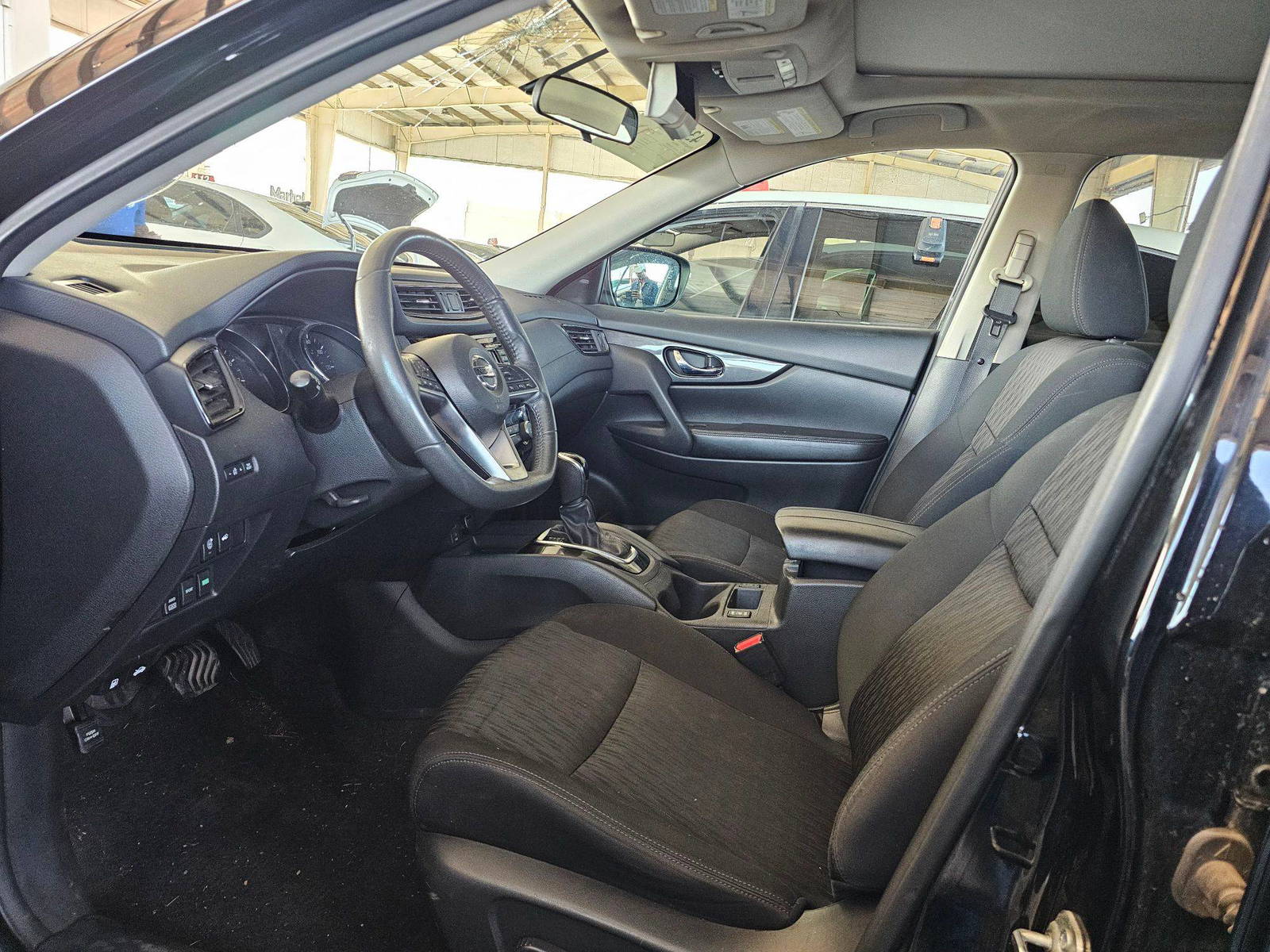 NISSAN ROGUE 2017 - Marhaba Auction Used Cars - Image 9