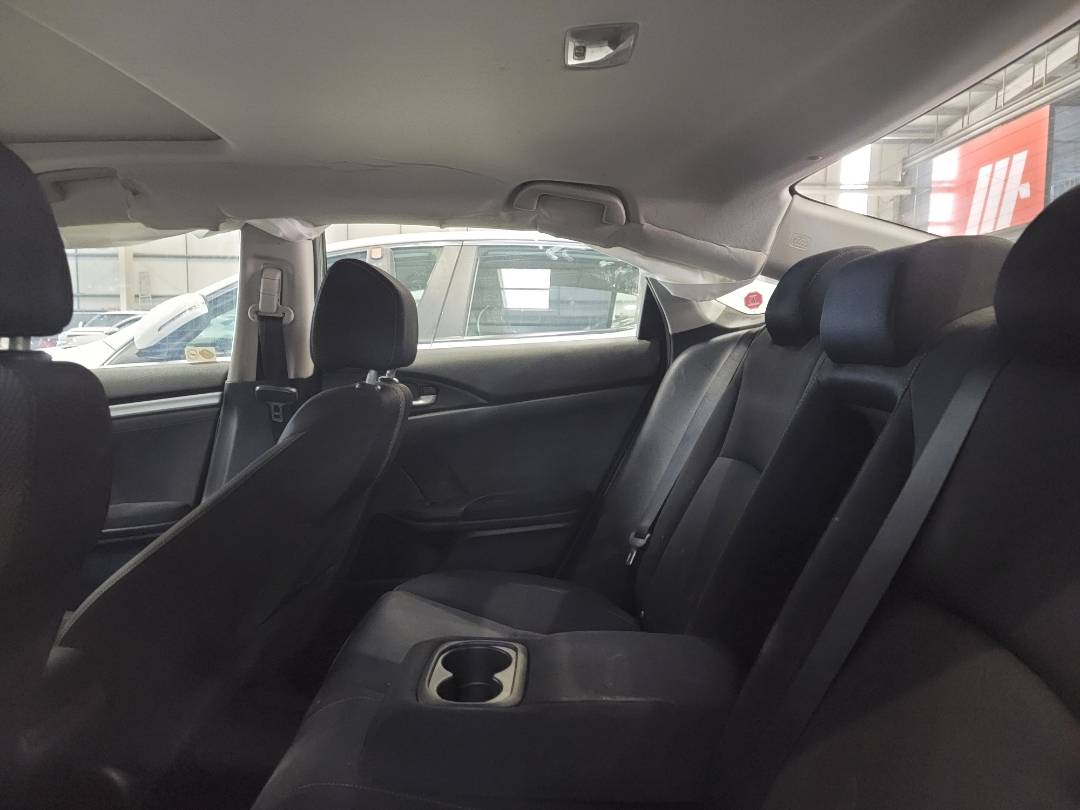 2017 HONDA CIVIC — 179921 KM — Lot HH011171 — Main - Marhaba Auctions Used Cars - Image 8