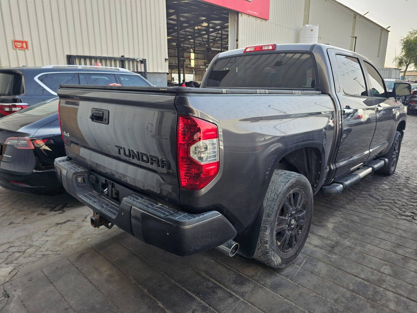 2017 TOYOTA TUNDRA — 121472 Miles — Lot HX615353 — Main - Marhaba Auctions Used Cars - Image 5
