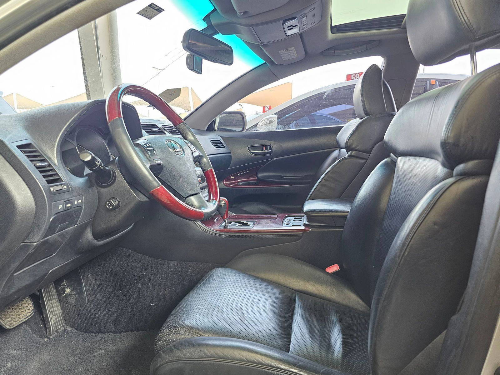 2006 LEXUS GS 300 — 258260 KM — Lot 033913 — Main - Marhaba Auctions Used Cars - Image 9