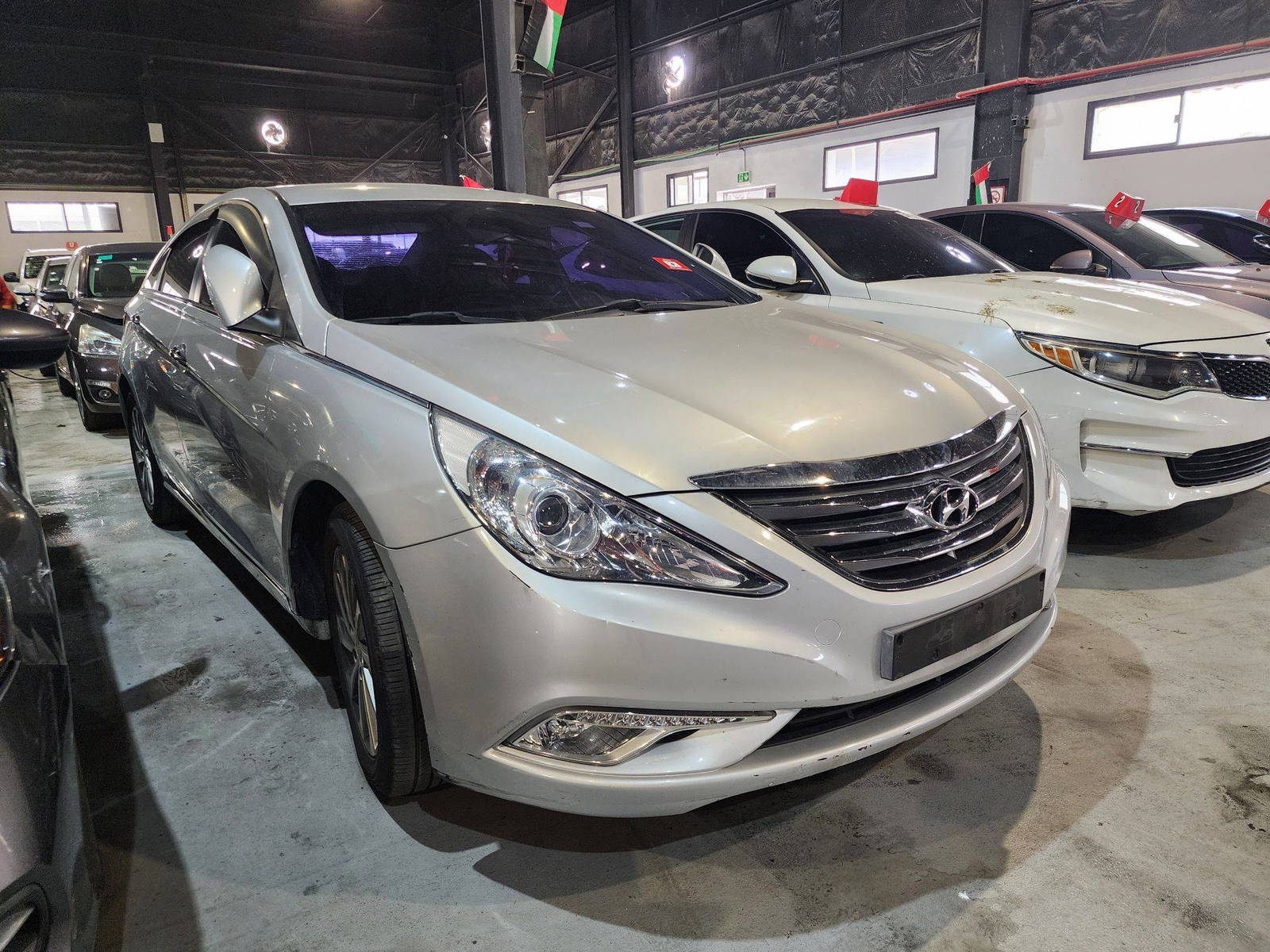 2014 HYUNDAI SONATA — 209880 KM — Lot 613281 — Al Quoz - Marhaba Auctions Used Cars - Image 3