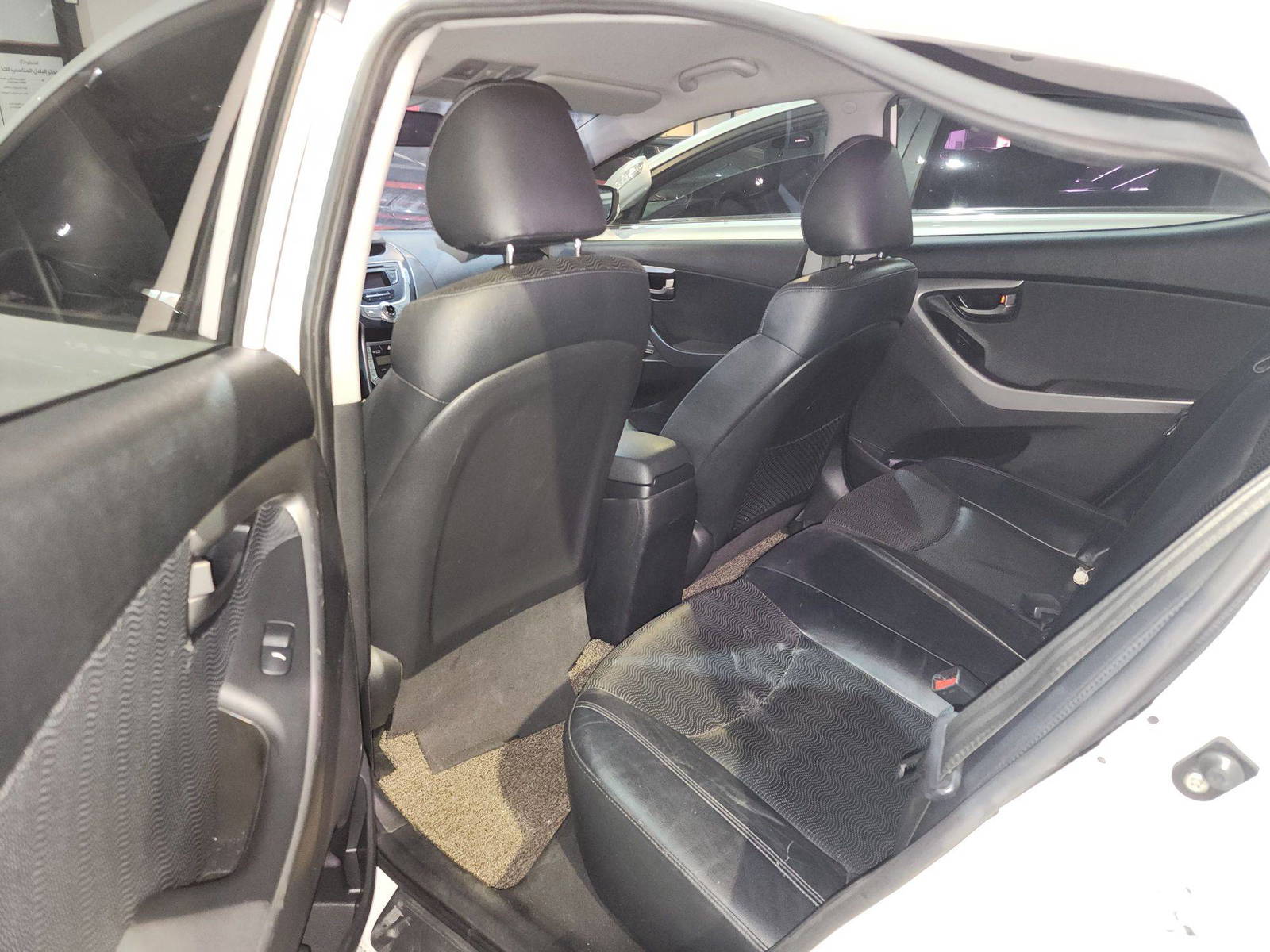 2011 HYUNDAI AVANTE — 136304 KM — Lot 214857 — Al Quoz - Marhaba Auctions Used Cars - Image 7
