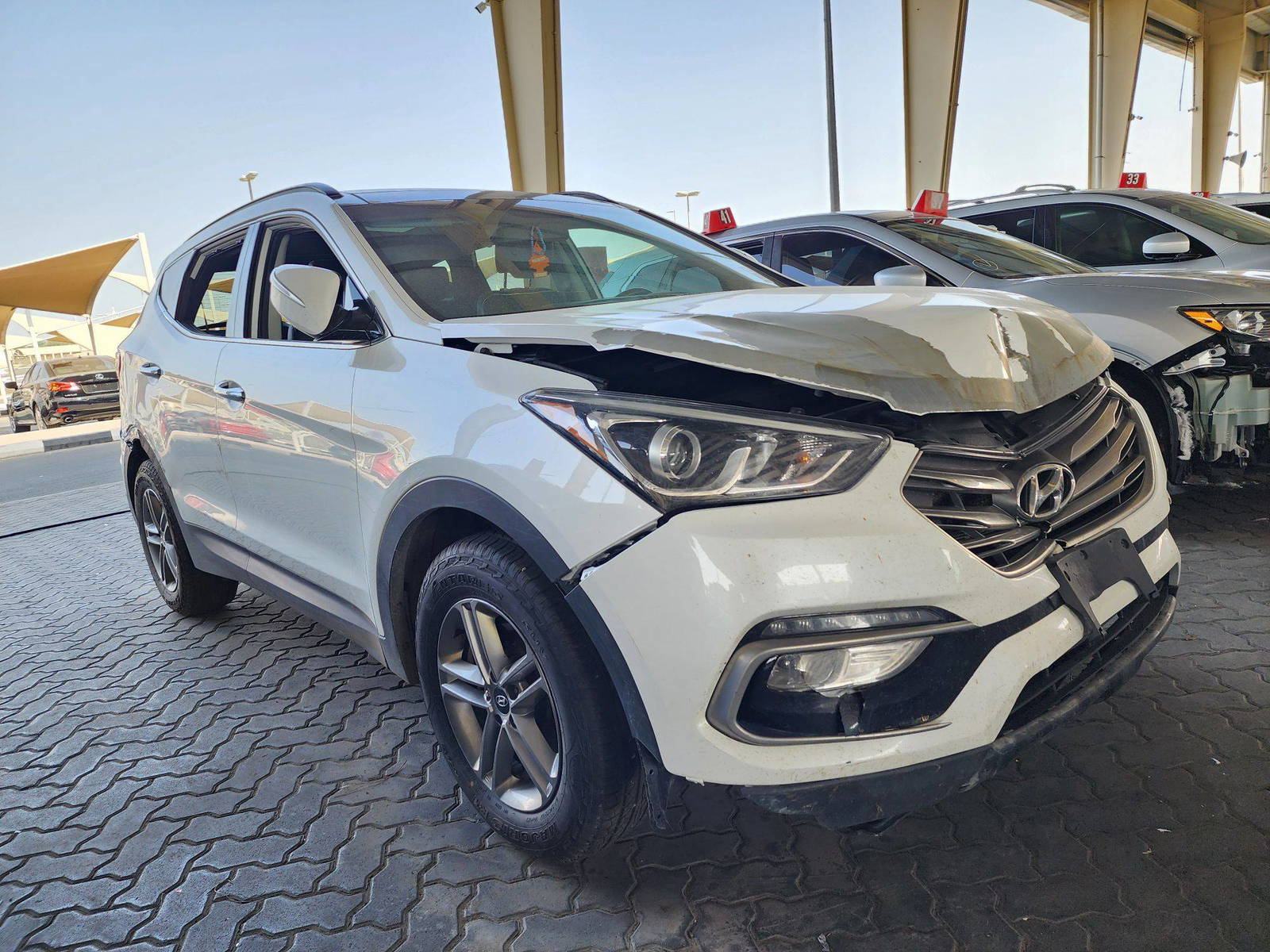 2017 HYUNDAI SANTA FE SPORT — 188389 KM — Lot 050184 — Souq - Marhaba Auctions Used Cars - Image 4