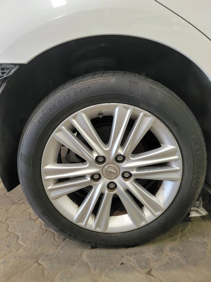 2015 LEXUS ES 350 — 133447 Miles — Lot F2180550 — Souq - Marhaba Auctions Used Cars - Image 4