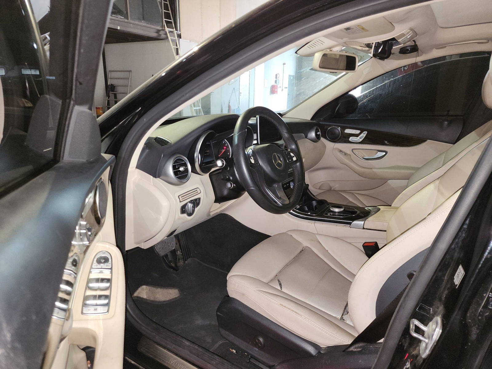 MERCEDES BENZ C300 2017 - Marhaba Auction Used Cars - Image 10