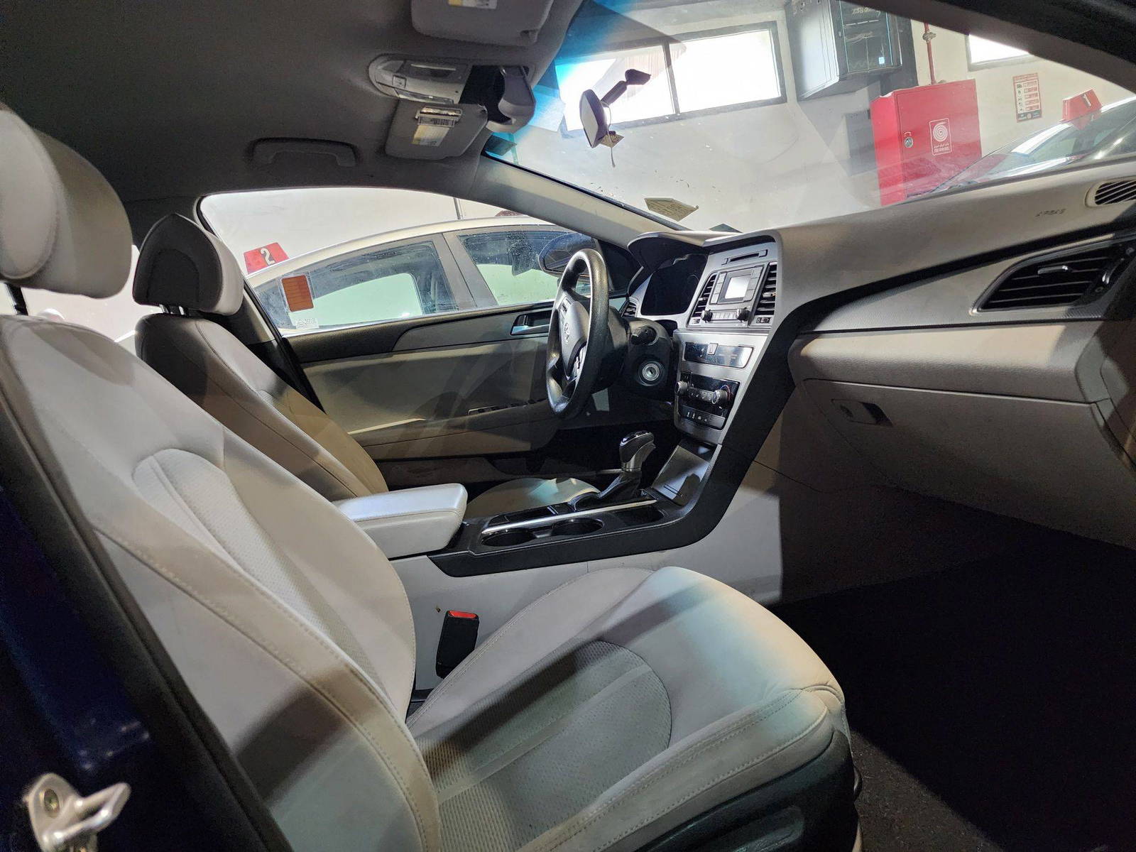 2015 HYUNDAI SONATA — 183337 Miles — Lot 076046 — Al Quoz - Marhaba Auctions Used Cars - Image 9