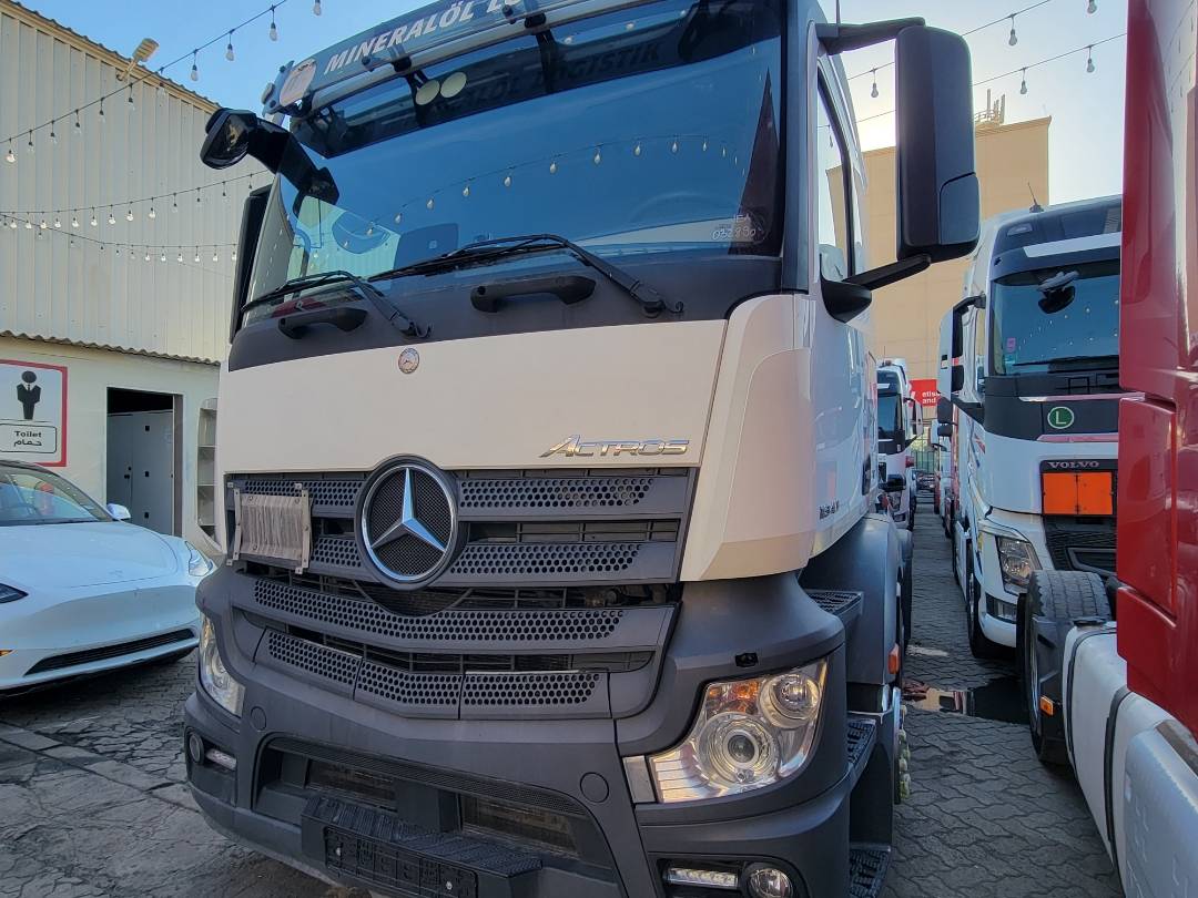 2016 MERCEDES BENZ ACTROS — 840922 KM — Lot 032890 — Al Quoz - Marhaba Auctions Used Cars - Image 3