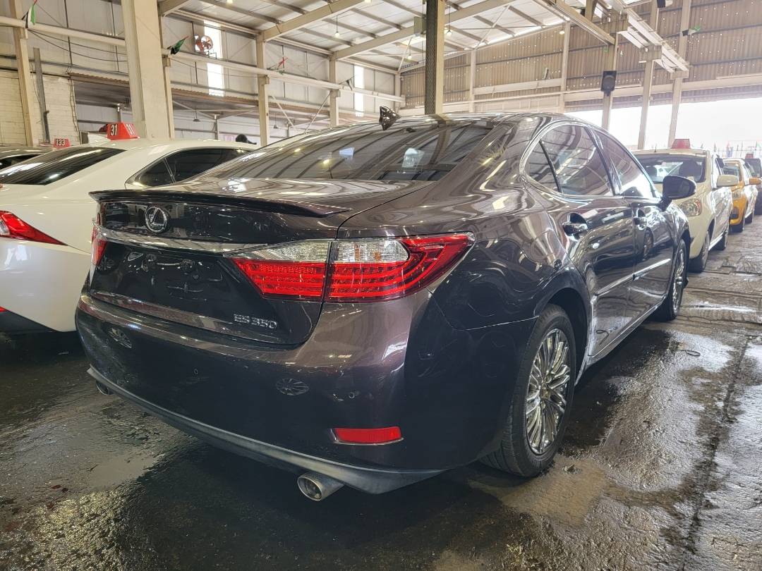 2015 LEXUS ES 350 — 71602 Miles — Lot 2210178 — Main - Marhaba Auctions Used Cars - Image 3