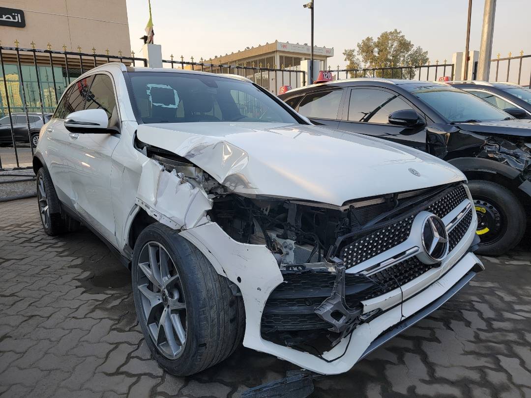 2020 MERCEDES BENZ GLC-300 — 25819 Miles — Lot 1LF739931 — Main - Marhaba Auctions Used Cars - Image 4