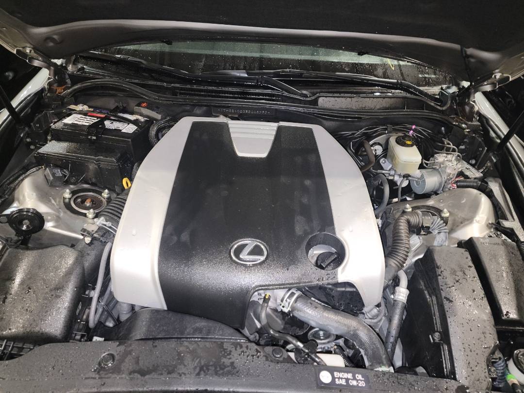 2014 LEXUS IS-350 — 43475 Miles — Lot 5008999 - Marhaba Auctions Used Cars - Image 9