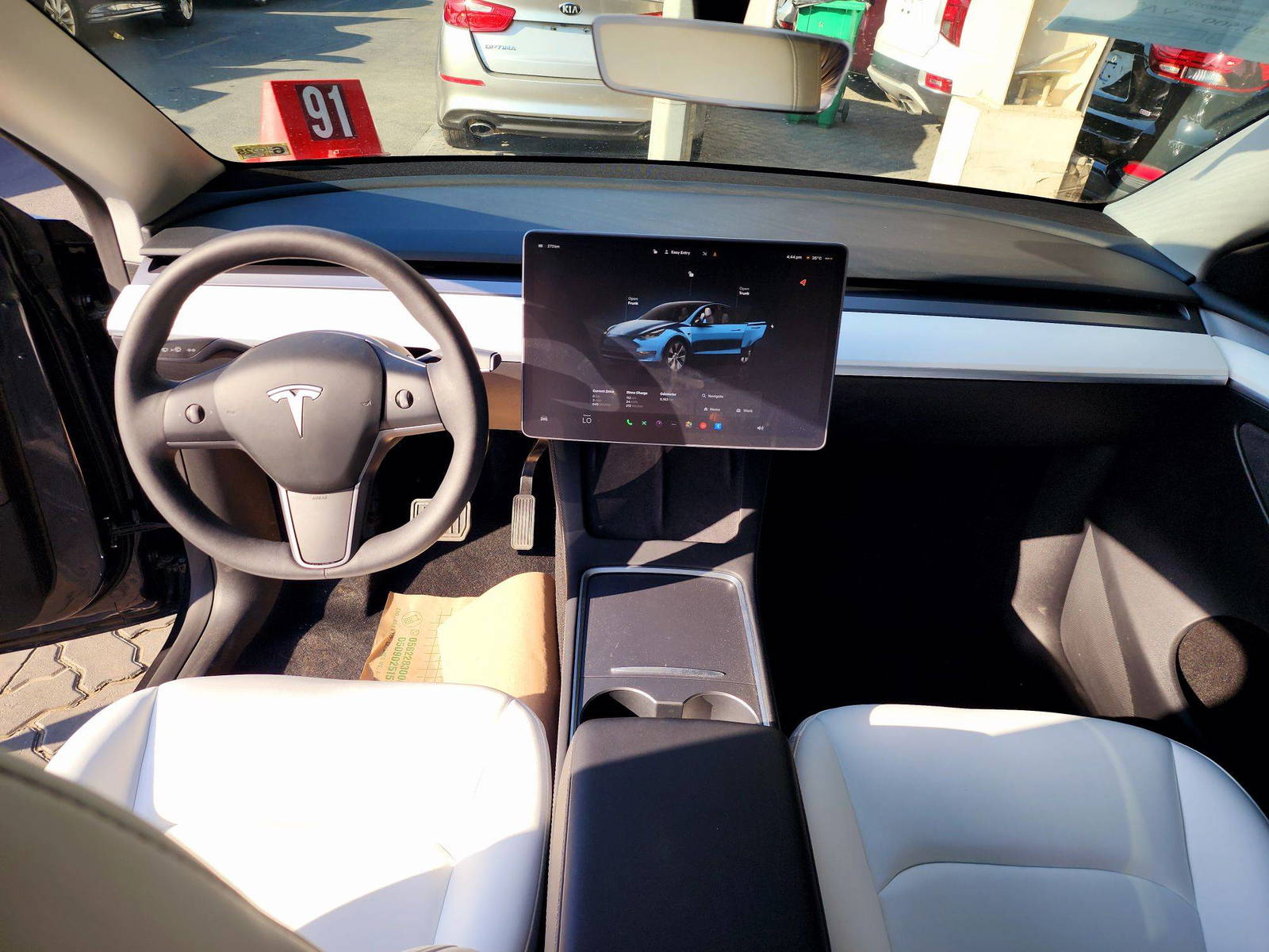 2024 TESLA MODEL Y — 9183 KM — Lot 0RF072732 — Souq - Marhaba Auctions Used Cars - Image 7