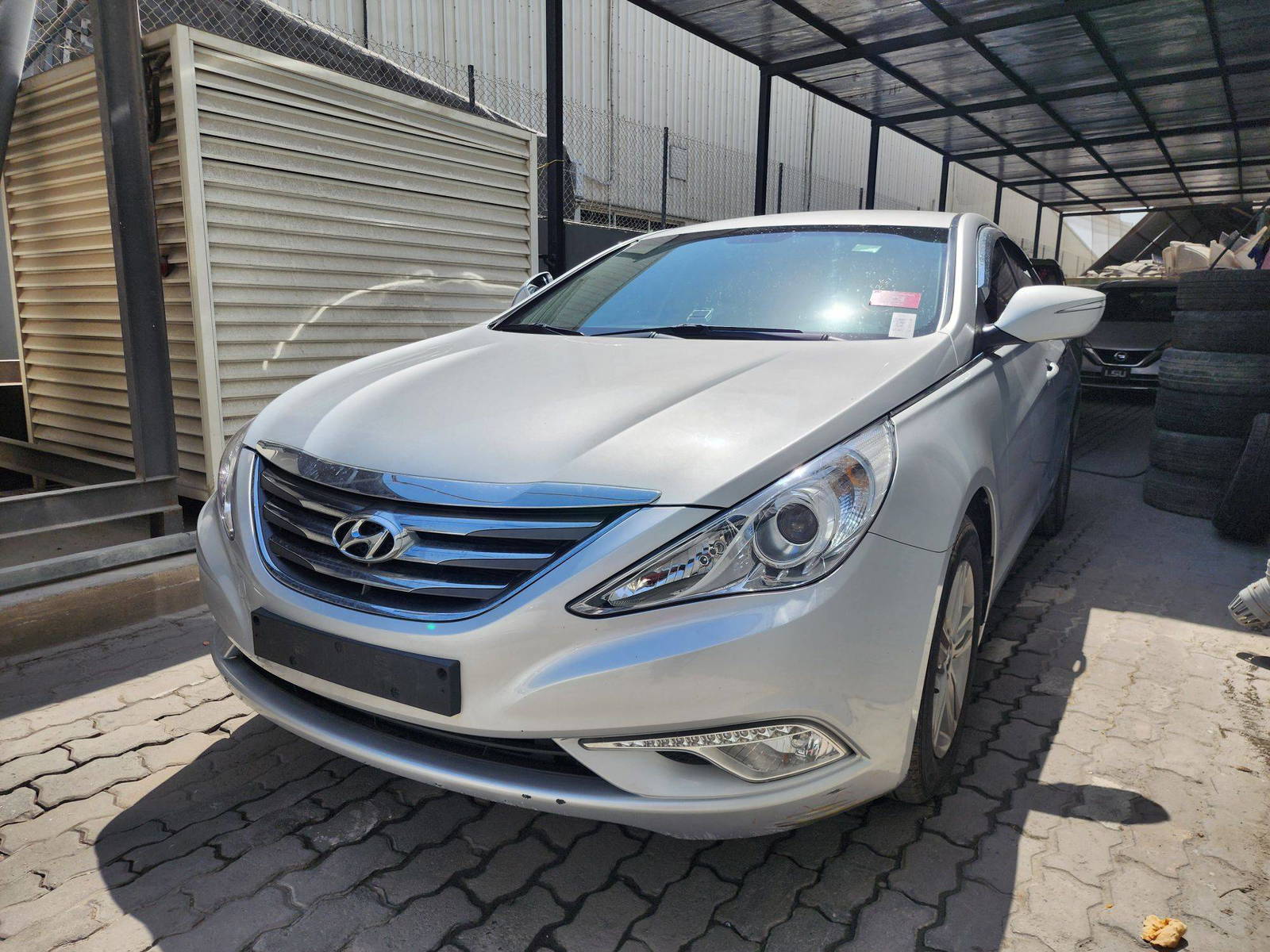 2013 HYUNDAI SONATA — 174394 KM — Lot 500450 — Al Quoz - Marhaba Auctions Used Cars - Image 4