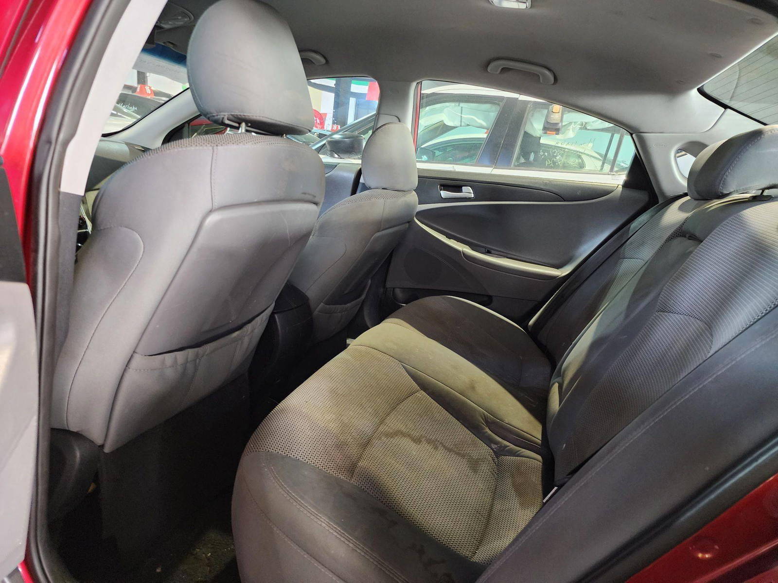 2014 HYUNDAI SONATA — 144881 Miles — Lot 29723 — Al Quoz - Marhaba Auctions Used Cars - Image 9