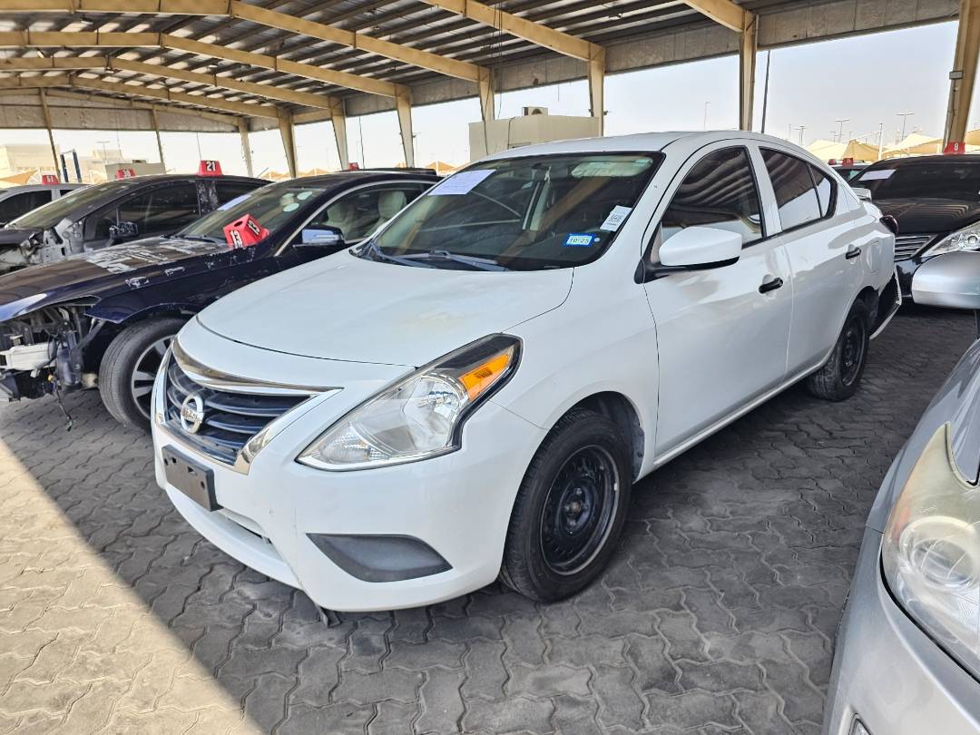 NISSAN VERSA