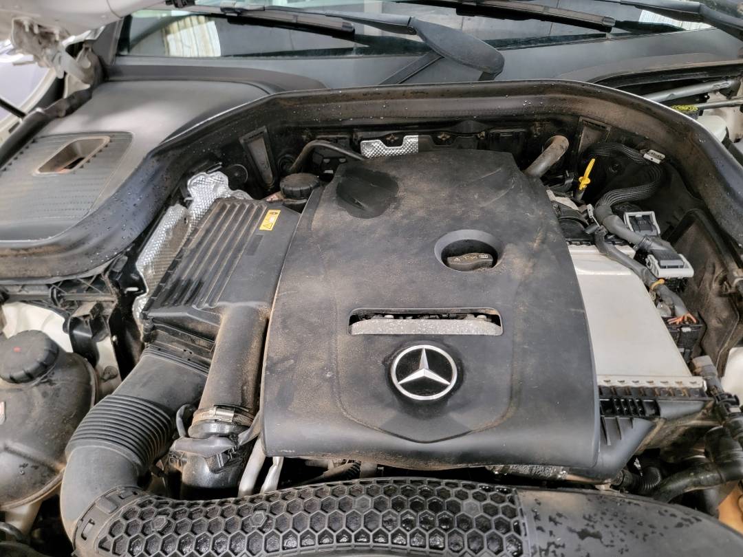 2017 MERCEDES BENZ GLC-300 — 138138 Miles — Lot F135643 - Marhaba Auctions Used Cars - Image 8