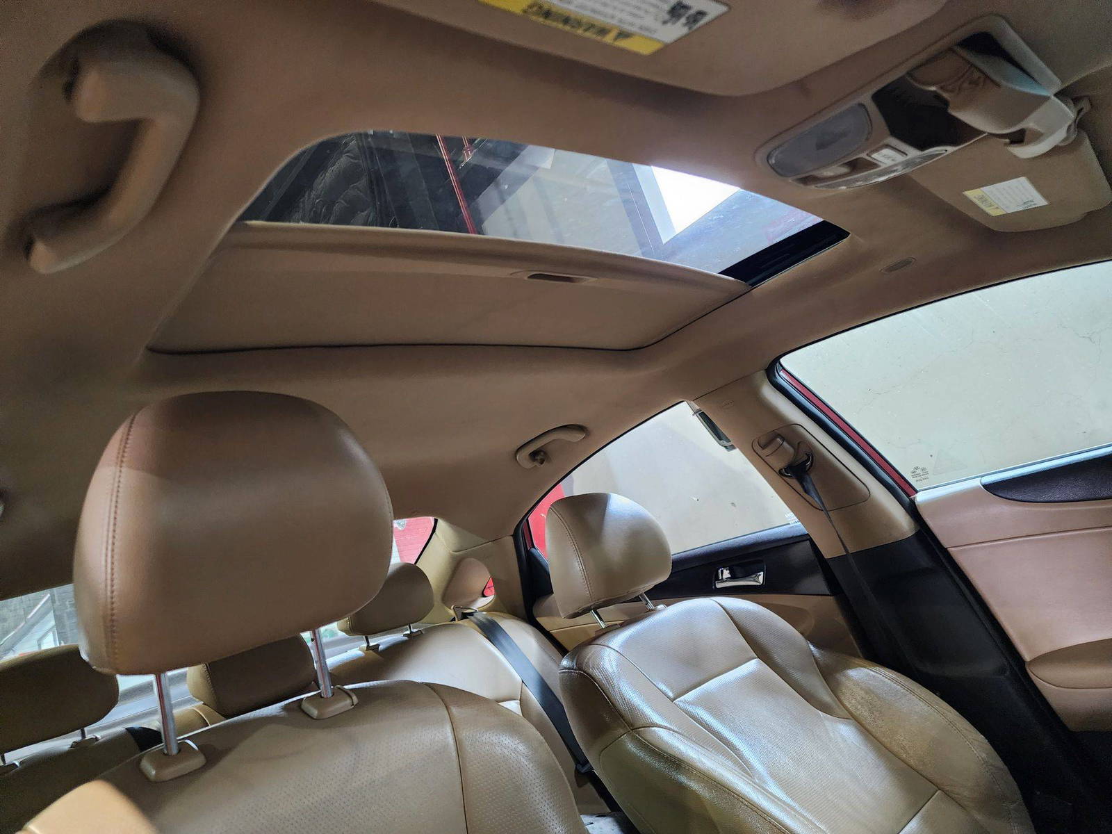 2011 HYUNDAI SONATA — 190874 Miles — Lot 61097 — Al Quoz - Marhaba Auctions Used Cars - Image 10