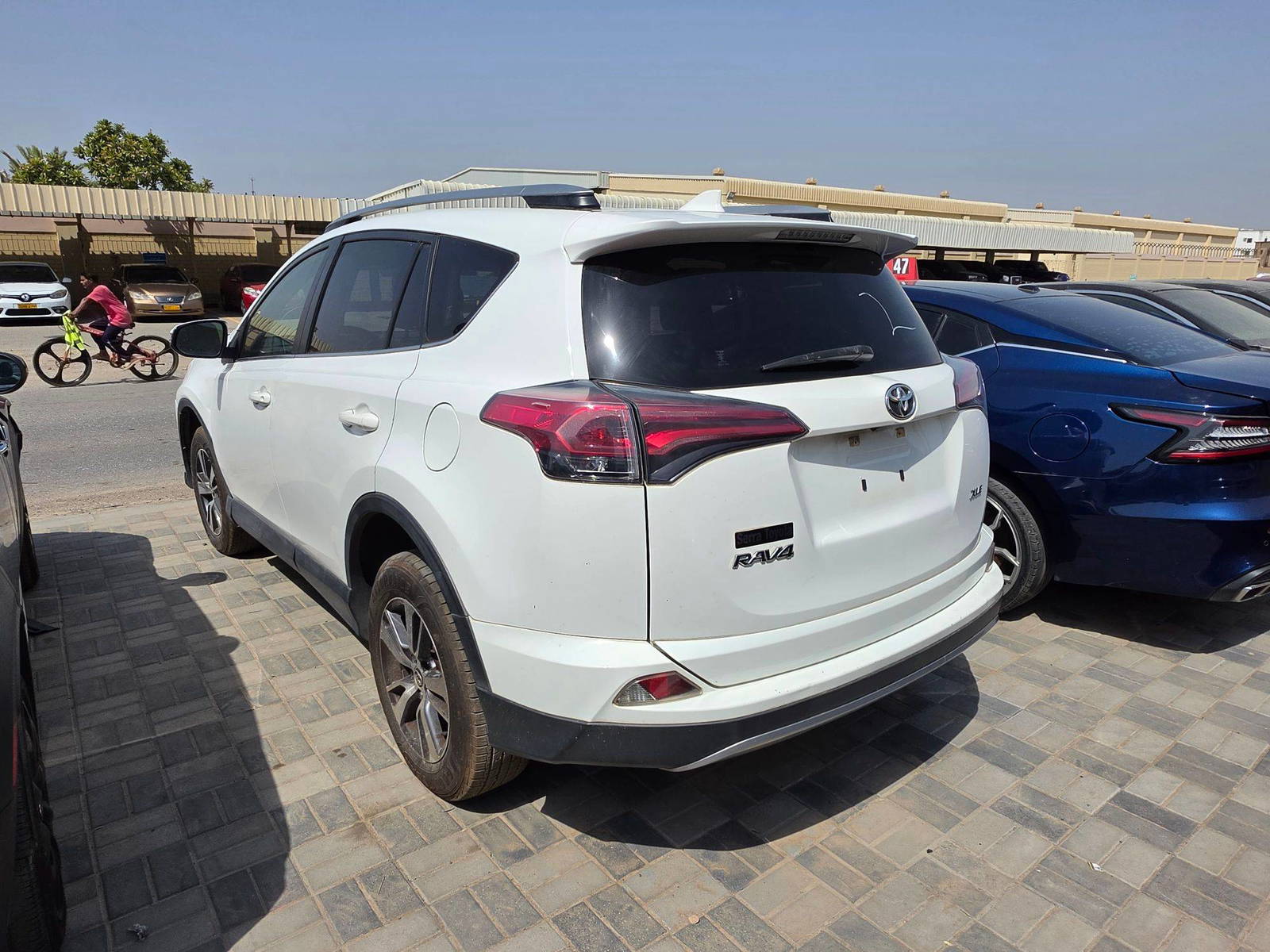 2018 TOYOTA RAV4 — 104666 Miles — Lot EV9JJ185078 - Marhaba Auctions Used Cars - Image 6