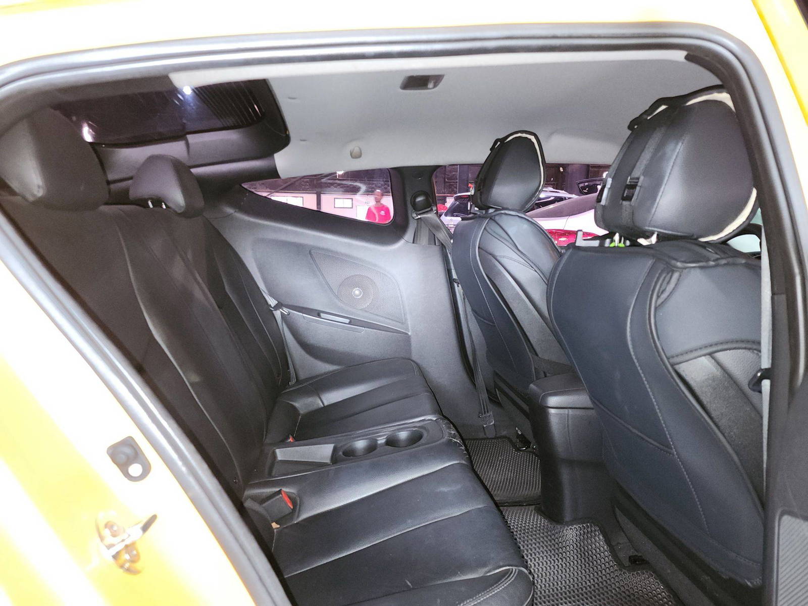 2012 HYUNDAI VELOSTER — 148399 KM — Lot 034866 — Main - Marhaba Auctions Used Cars - Image 9