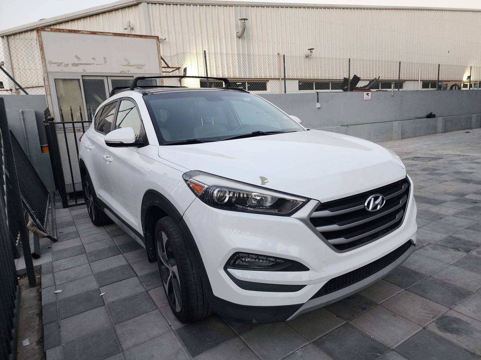 2018 HYUNDAI TUCSON — 99078 Miles — Lot 39583517 — Al Quoz - Marhaba Auctions Used Cars - Image 3