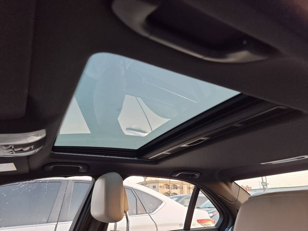 MERCEDES BENZ C300 2011 - Marhaba Auction Used Cars - Image 9