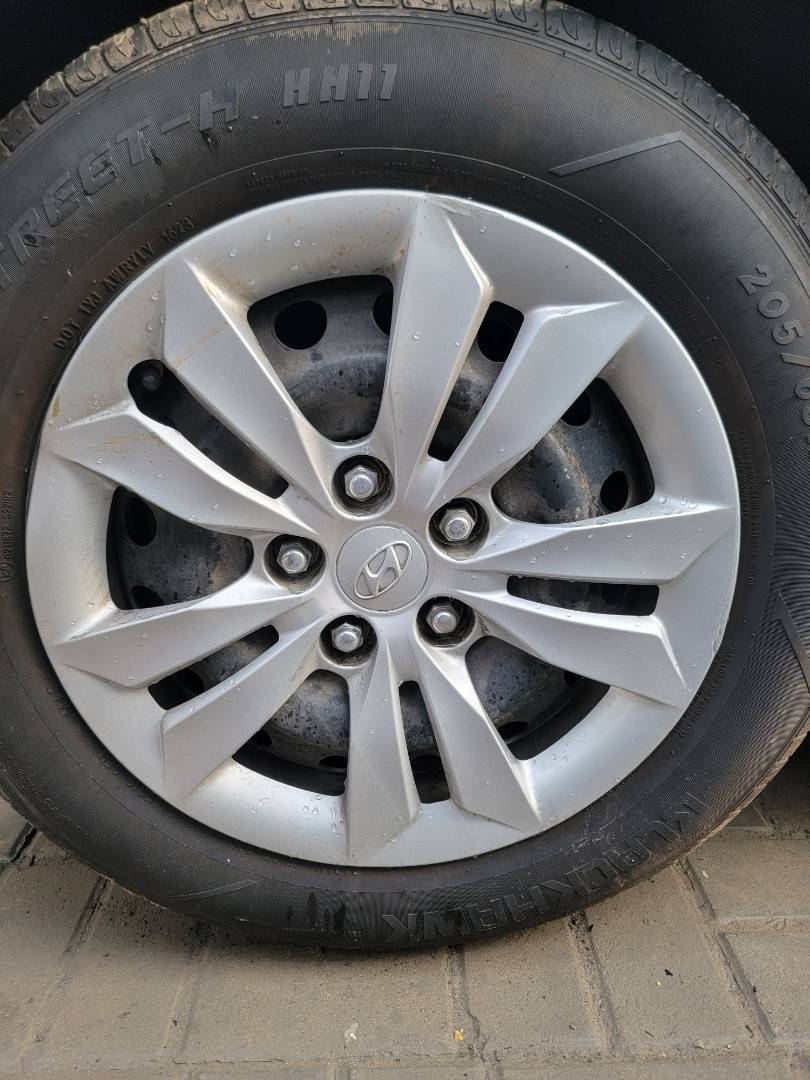 2013 HYUNDAI SONATA — 130952 Miles — Lot 38124992 - Marhaba Auctions Used Cars - Image 4