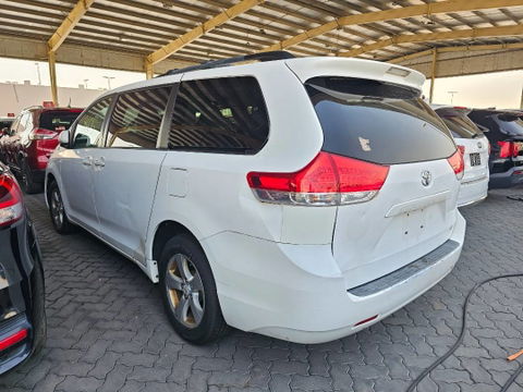 TOYOTA SIENNA