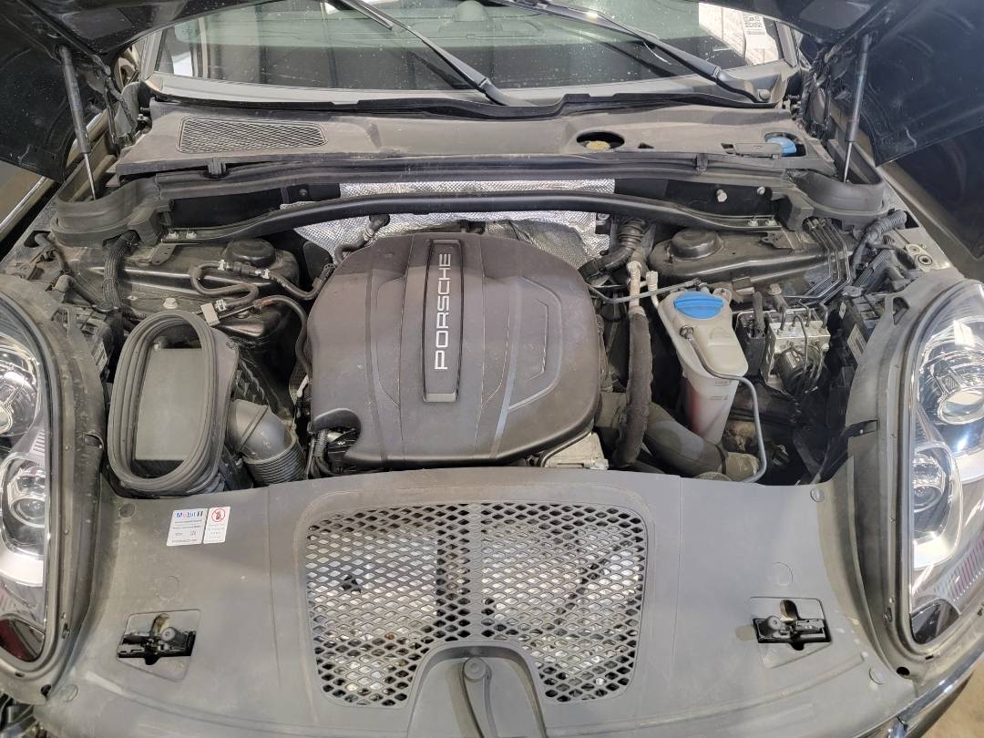 PORSCHE MACAN 2018 - Marhaba Auction Used Cars - Image 11