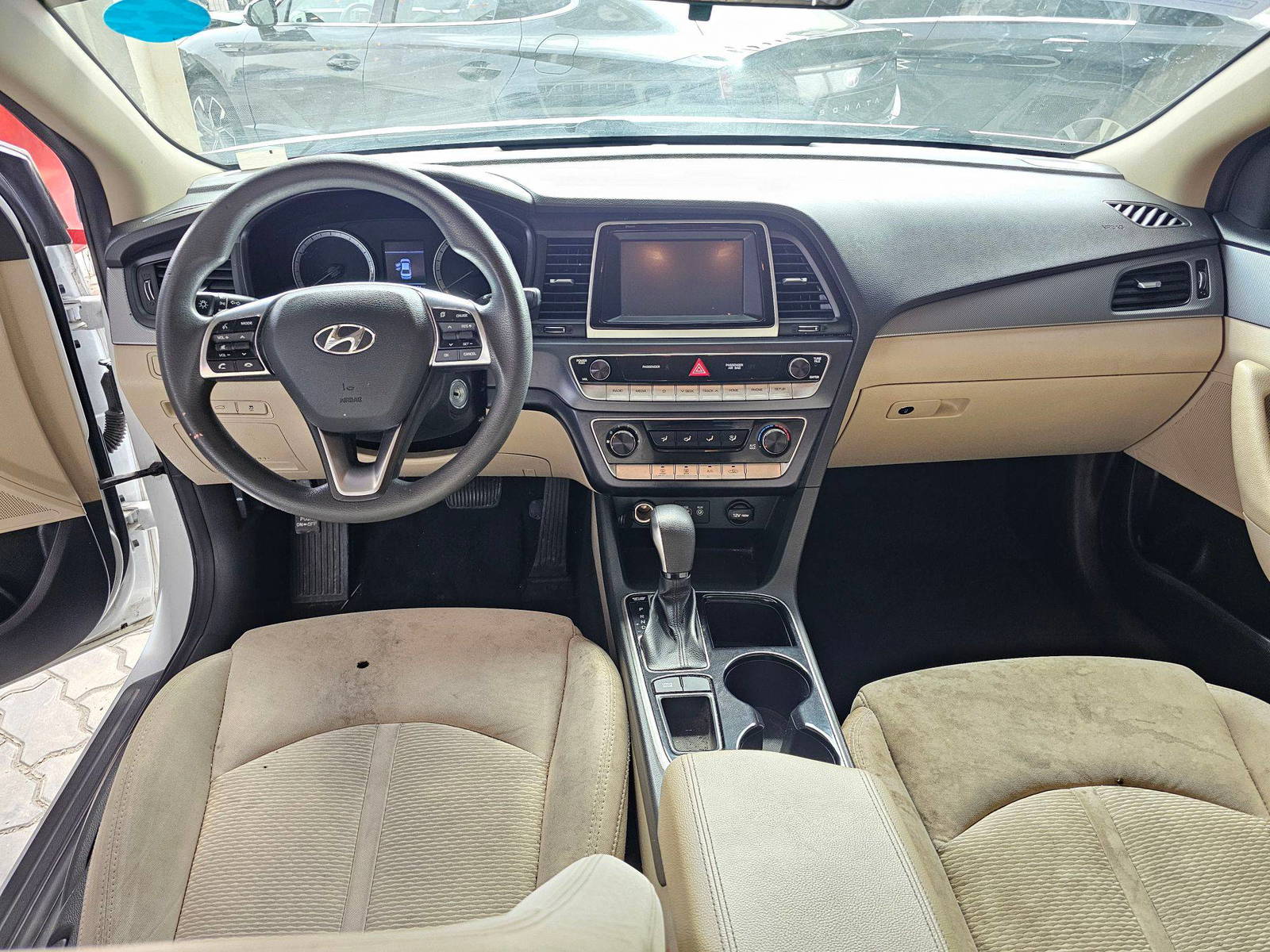 HYUNDAI SONATA 2018 - Marhaba Auction Used Cars - Image 8