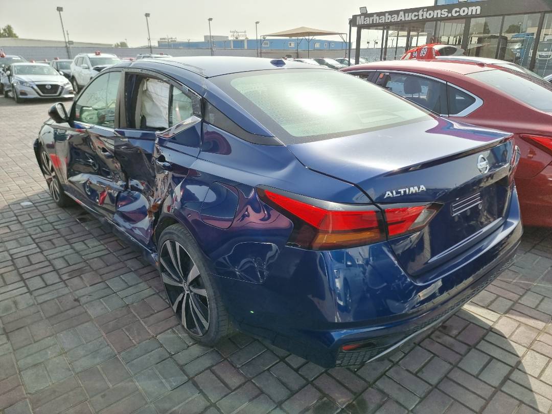 2019 NISSAN ALTIMA — 124184 Miles — Lot 32145968 — Ind. 12 - Marhaba Auctions Used Cars - Image 4