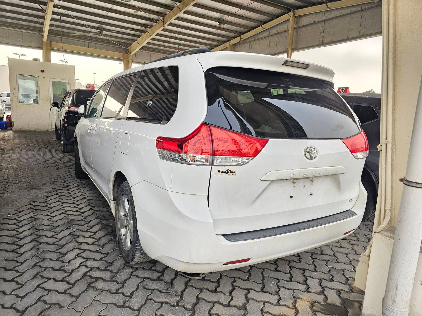 2014 TOYOTA SIENNA — 277636 Miles — Lot DC8ES465722 — Souq - Marhaba Auctions Used Cars - Image 3