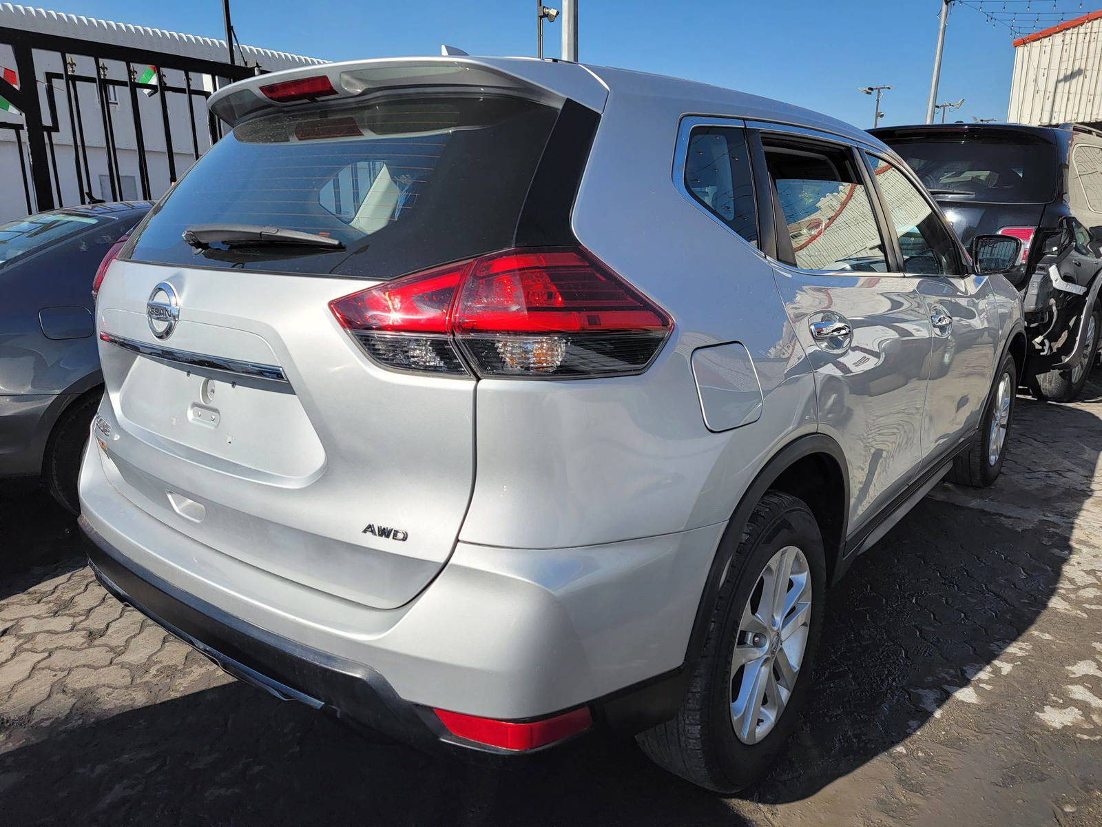 NISSAN ROGUE 2017 - Marhaba Auction Used Cars - Image 3