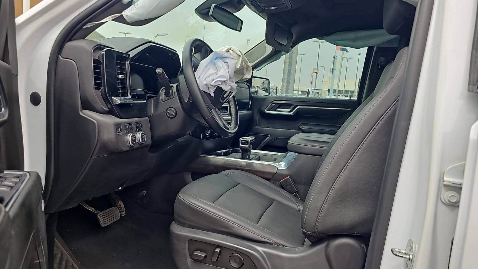 GMC SIERRA 2023 - Marhaba Auction Used Cars - Image 5