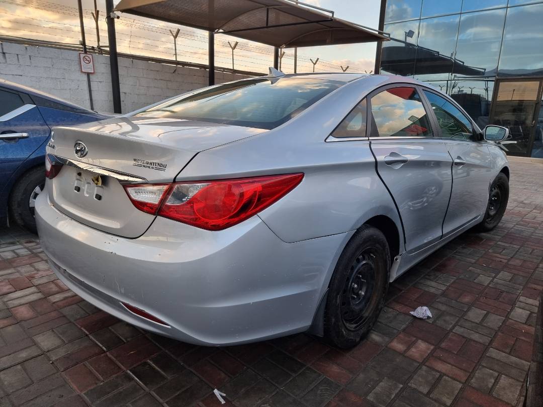 2012 HYUNDAI SONATA — 156297 Miles — Lot 215487 — Ind. 12 - Marhaba Auctions Used Cars - Image 4