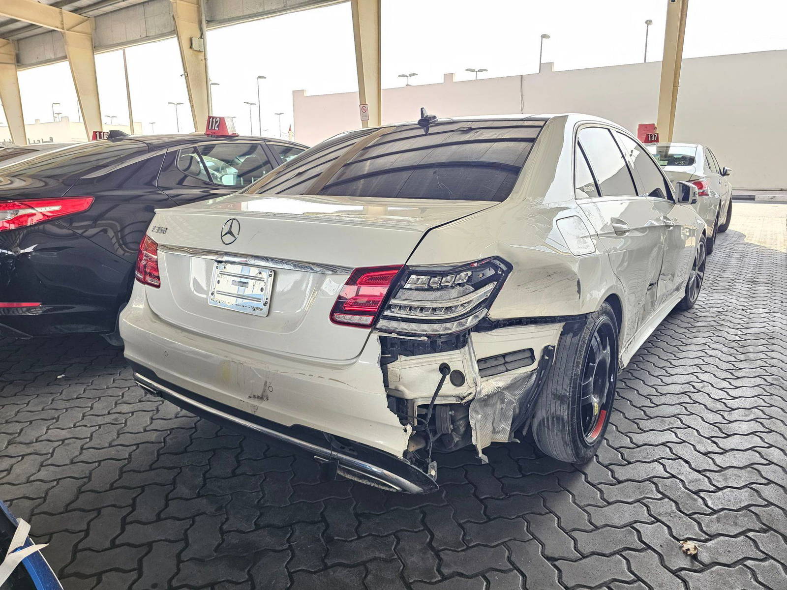 2014 MERCEDES BENZ E 350 — 140324 Miles — Lot EA835902 — Souq - Marhaba Auctions Used Cars - Image 4