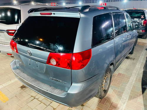 2008 TOYOTA SIENNA at Marhaba Auctions