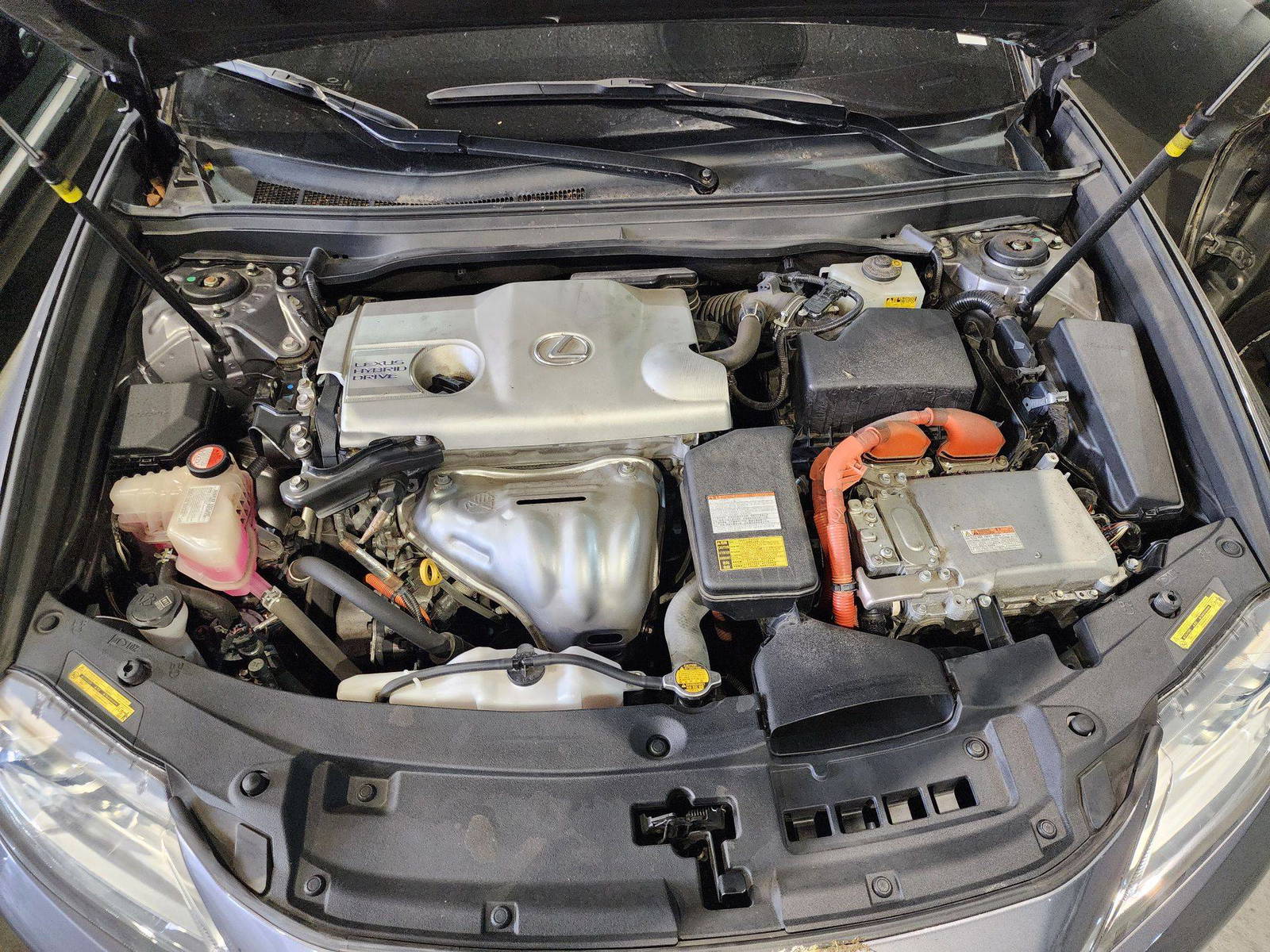 2015 LEXUS ES 300H — 103309 KM — Lot 2087377 — Al Quoz - Marhaba Auctions Used Cars - Image 13