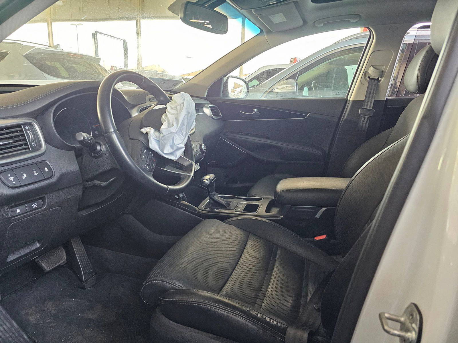 KIA SORENTO 2016 - Marhaba Auction Used Cars - Image 9