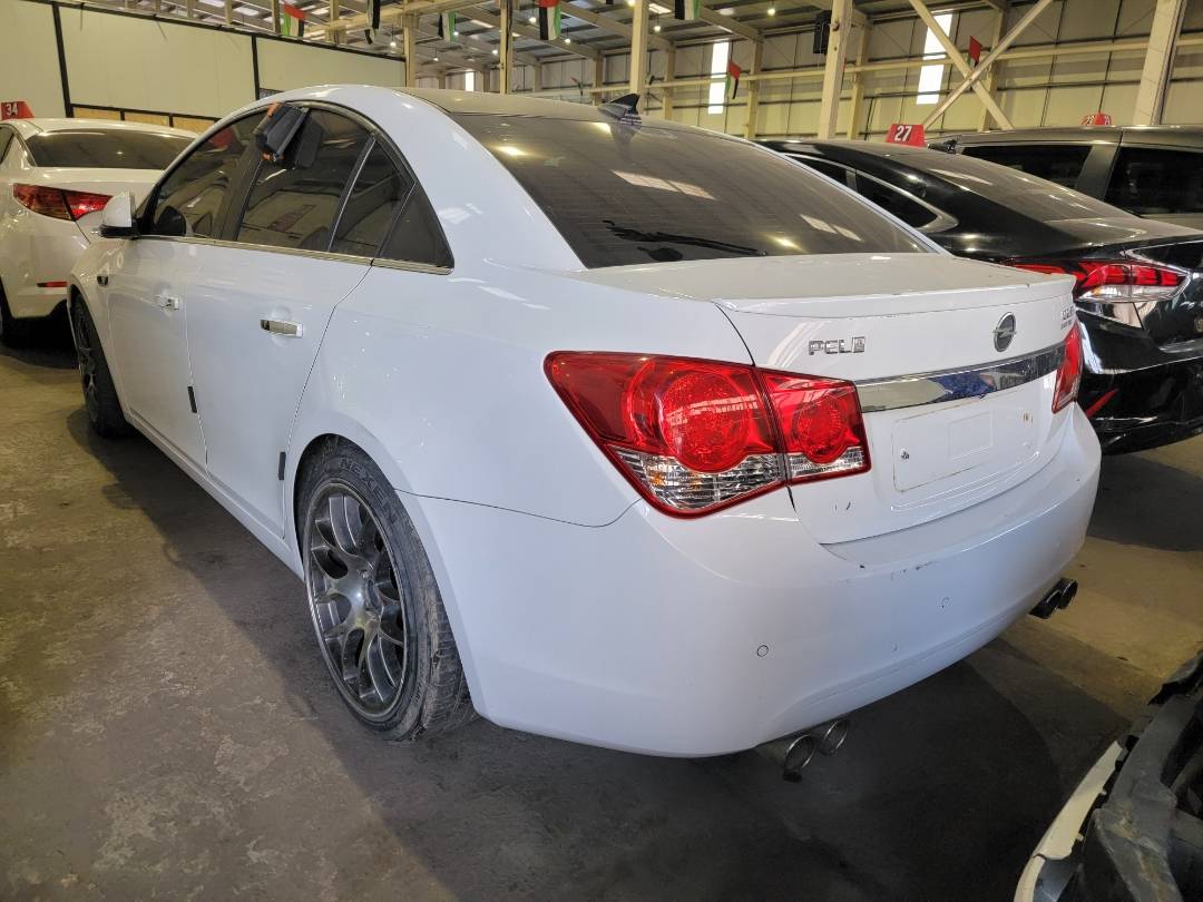 2011 CHEVROLET CRUIZE — 184447 KM — Lot K064050 — Main - Marhaba Auctions Used Cars - Image 5