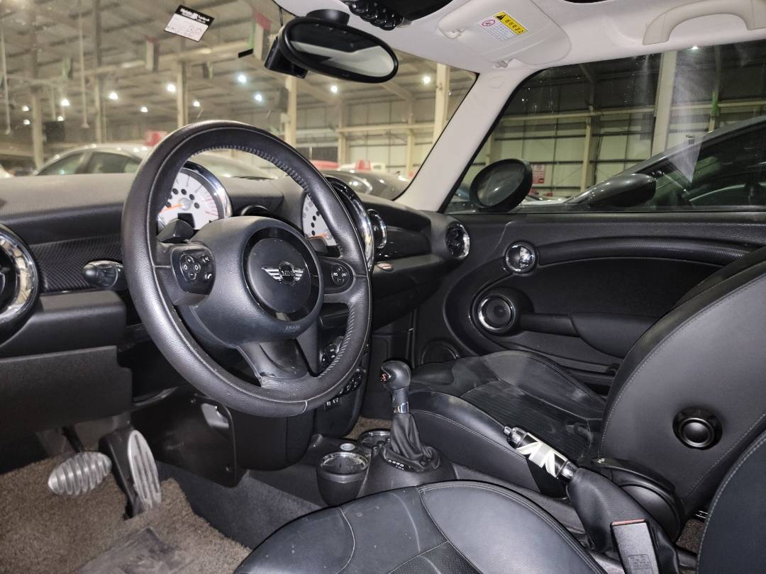 2011 MINI COOPER — 81551 KM — Lot 07BTY43209 — Main - Marhaba Auctions Used Cars - Image 6