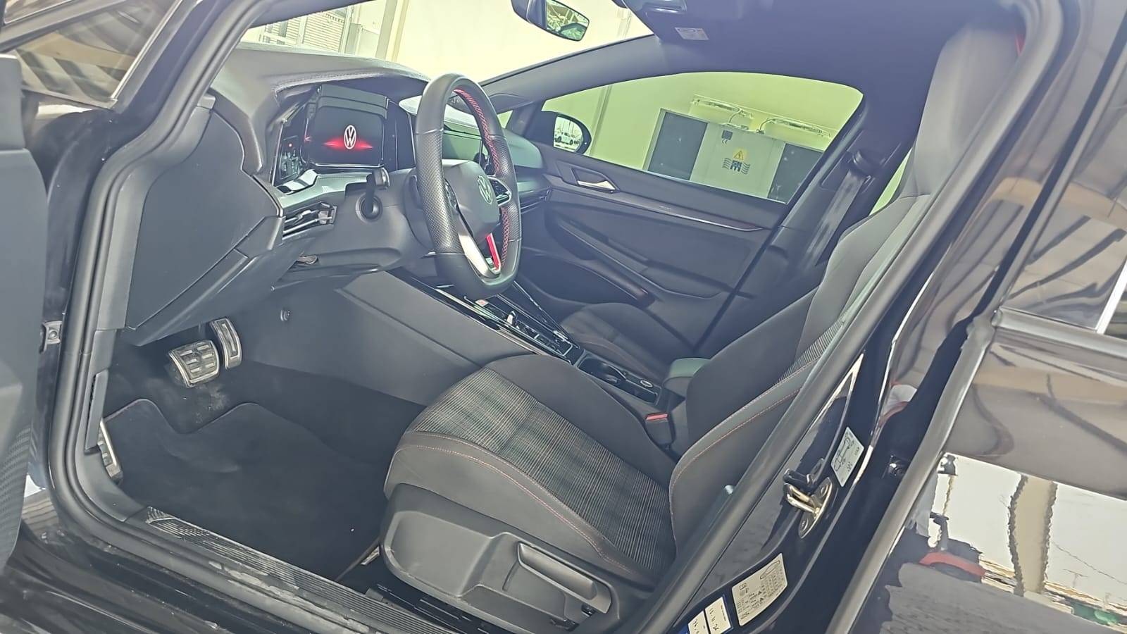 2023 VOLKSWAGEN GOLF GTI SE — 95286 KM — Lot 4PW116626 — Main - Marhaba Auctions Used Cars - Image 9