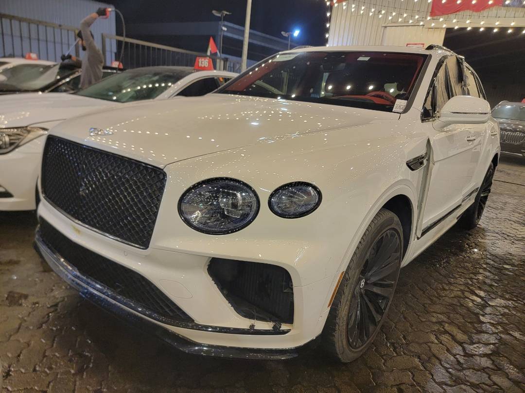 2021 BENTLEY BENTAYGA — 8850 Miles — Lot 37548686 - Marhaba Auctions Used Cars - Image 5