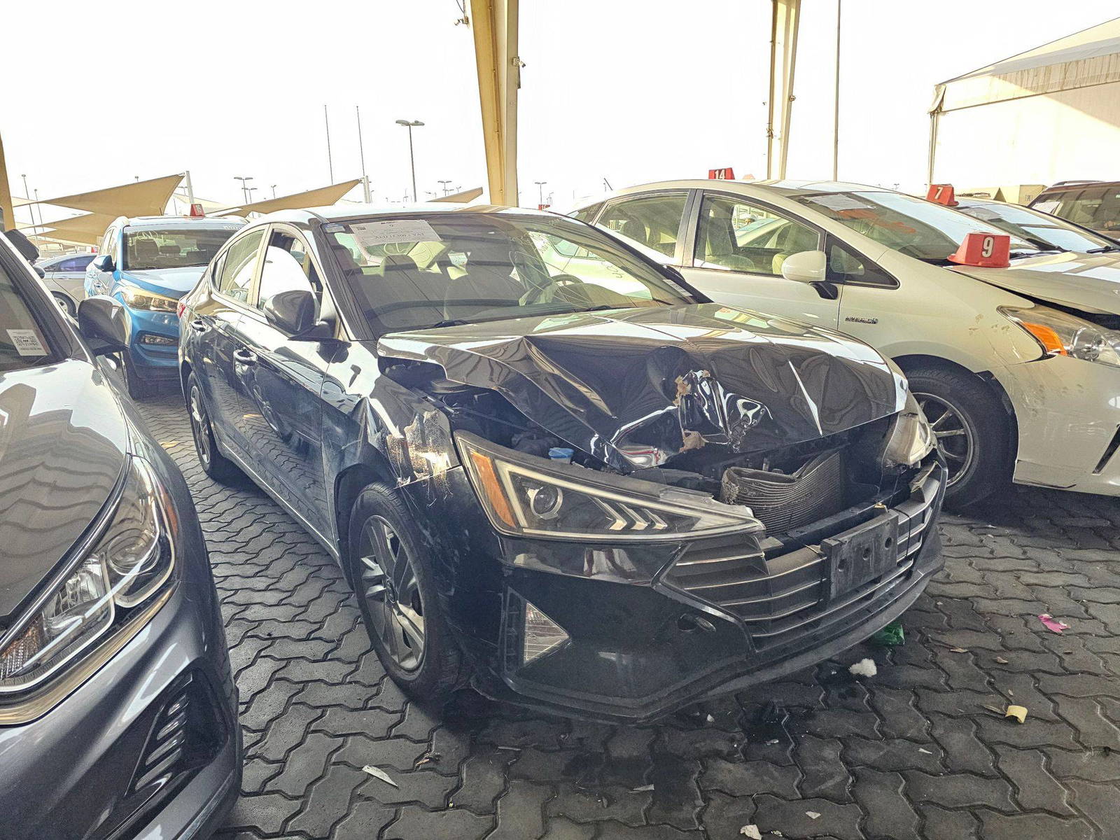 2019 HYUNDAI ELANTRA — 89861 KM — Lot 40008948 — Souq - Marhaba Auctions Used Cars - Image 4