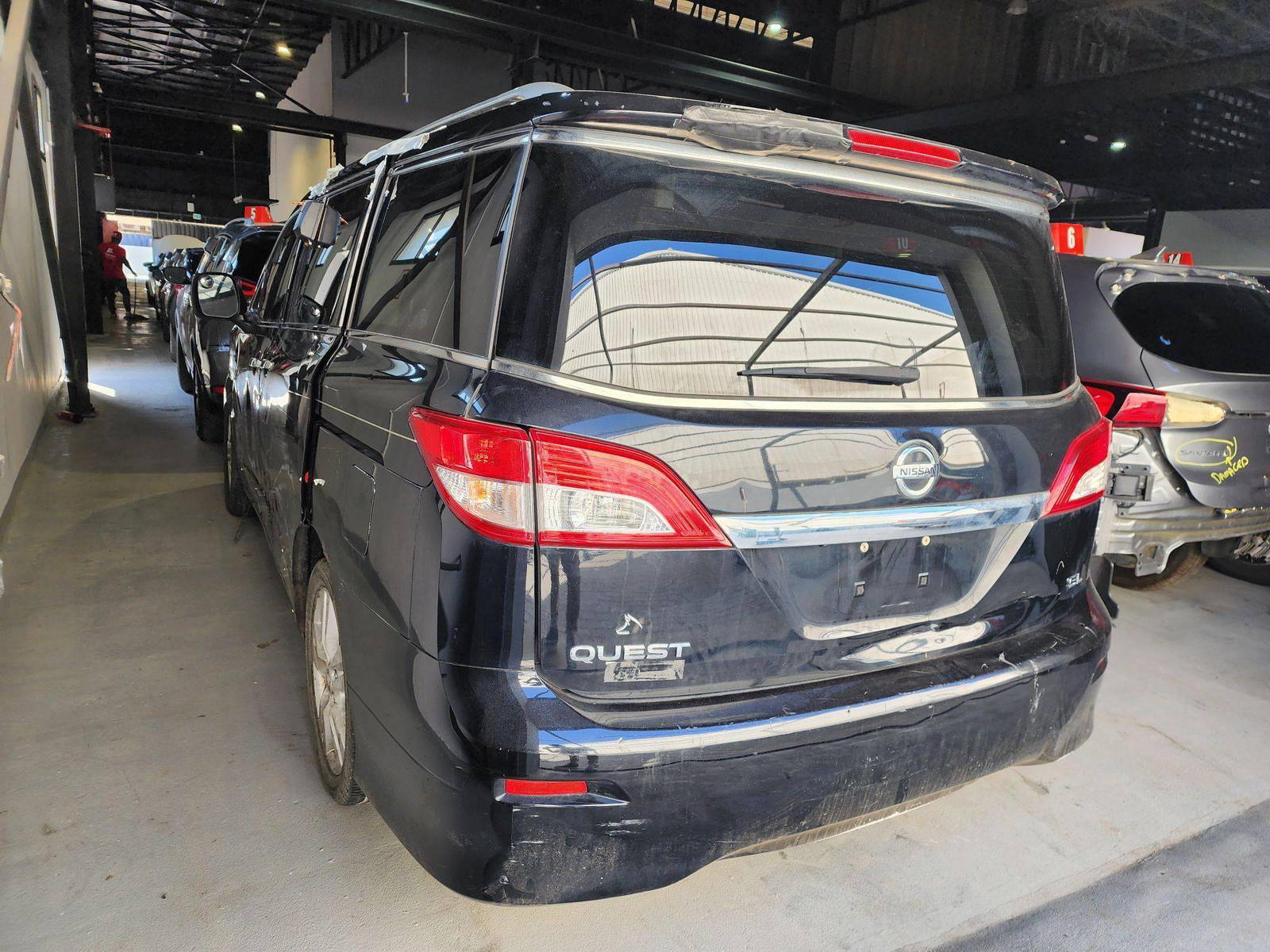 2012 NISSAN QUEST — 215442 Miles — Lot 58577144 — Al Quoz - Marhaba Auctions Used Cars - Image 4