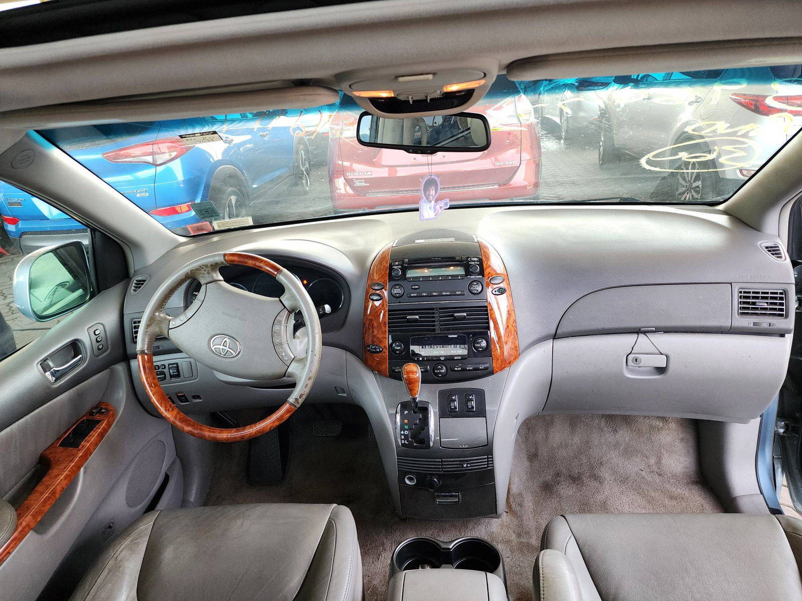 2009 TOYOTA SIENNA — 146148 Miles — Lot 39641773 — Souq - Marhaba Auctions Used Cars - Image 8