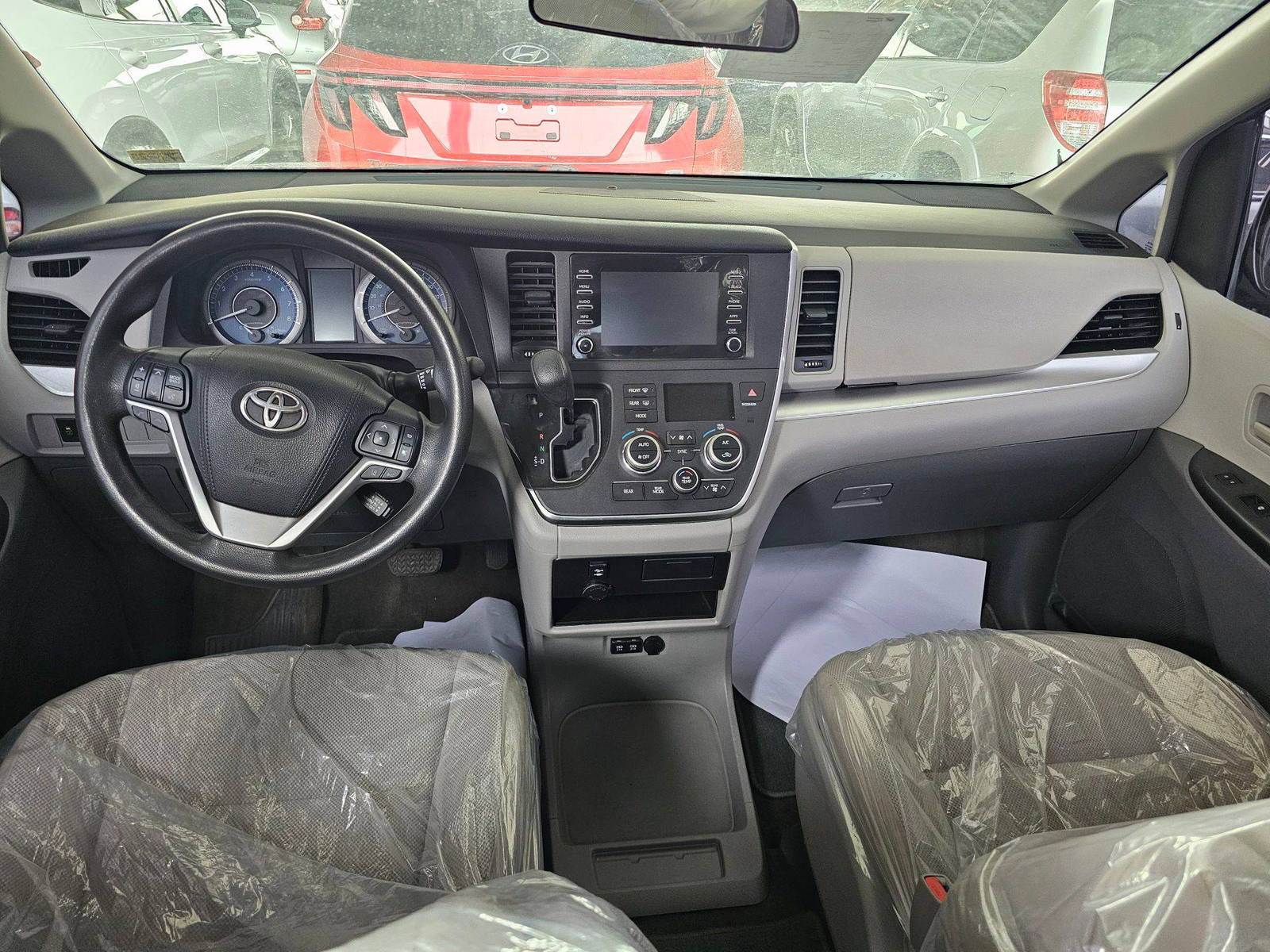 2018 TOYOTA SIENNA — 173432 Miles — Lot 41063908 — Souq - Marhaba Auctions Used Cars - Image 7